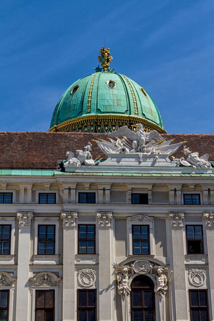 Hofreitschule in der Hofburg Wien